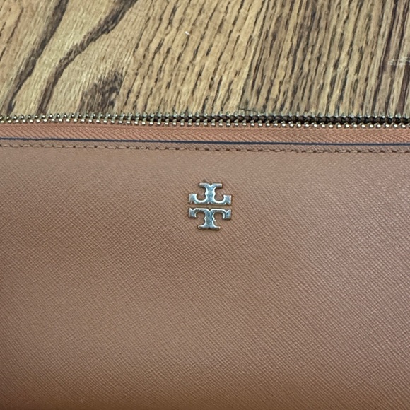 Tory Burch Cognac Leather Zip-Around Wristlet - Picture 4 of 6